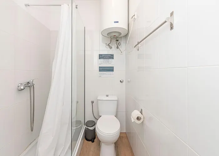 Апартаменты Houze Spacious Near Marques De Pombal *